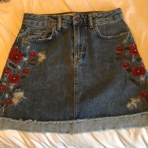Zara embroidered denim skirt